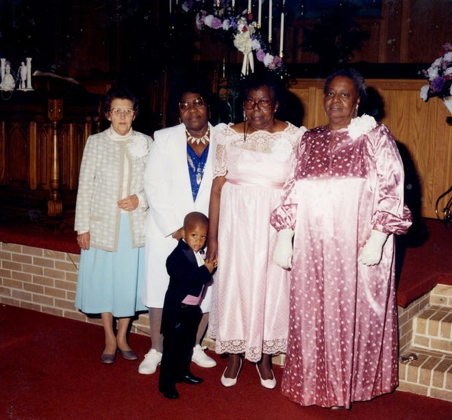 Shirley Ruszkowski, formerly of Cleveland County, has special memories of Mother’s Day 25 years ago. It was the day she got married. Sharing the day with her were four special women and her son. Pictured are, from left: Mary Hicks, Emma Robbs, Shirley Ruszkowski’s son T.C. Black, Ruth Woods, and Virginia Norris.