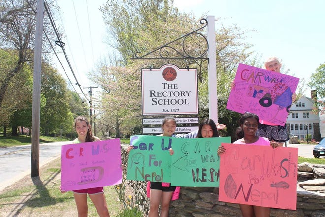 Students from the Rectory School at a car wash benefiting UNICEF's Nepal earthquake response fund.