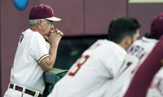 FSU coach Mike Martin has signed a 2-year extension to stay with the Seminoles through the 2017 season.