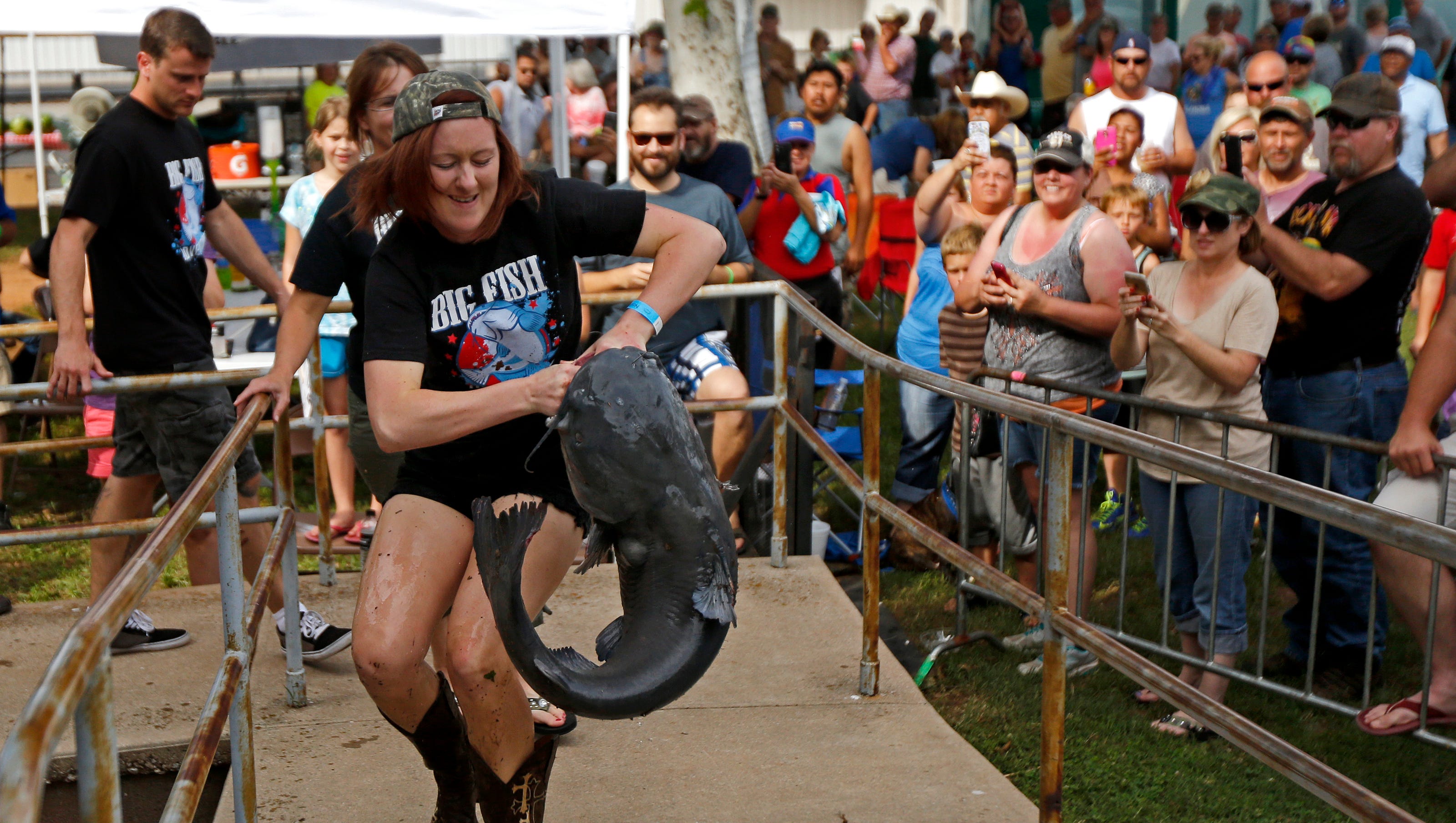 Okie noodling festival in Pauls Valley spotlights handfishing enthusiasts