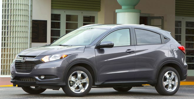 The 2016 HR-V is Honda’s new mini-ute, a four-door, two-row crossover wagon with FWD or AWD. It doesn’t look small until it’s next to something else. The back-door handles are up there by the windows. Honda