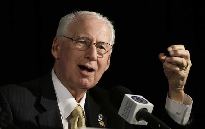 Kansas State football coach Bill Snyder is one of several celebrities expected to be in attendance Saturday when ESPN SportsCenter will be in Topeka for the World Horseshoe Pitching Tournament at the Kansas Expocentre.