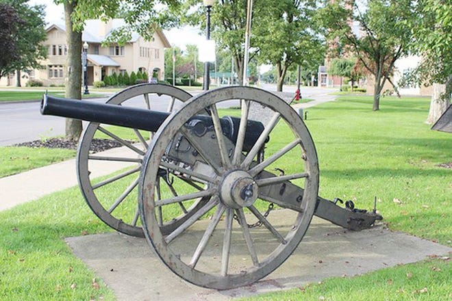 The famed Loomis Guns — replicas of the historic Civil War cannons that Michiganders took into battle over 150 years ago to fight against slavery and protect the Union. File photo