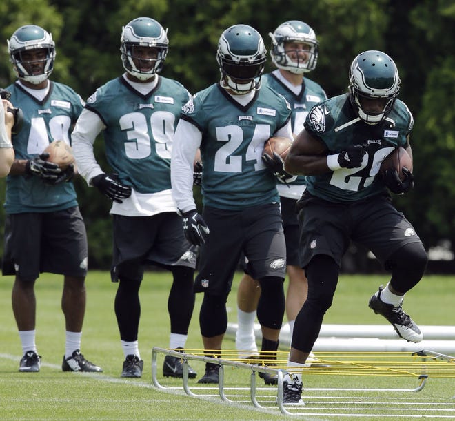 The Eagles' DeMarco Murray (29) and Ryan Mathews (24) will pick up the slack nicely as replacements for LeSean McCoy. (AP Photo/Matt Slocum)