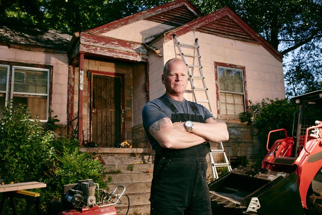 Professional contractor Mike Holmes has a new show, "Home Free," airing Wednesdays at 9 on Fox. It's a competition series where nine couples are challenged each week to restore a rundown home.



Fox