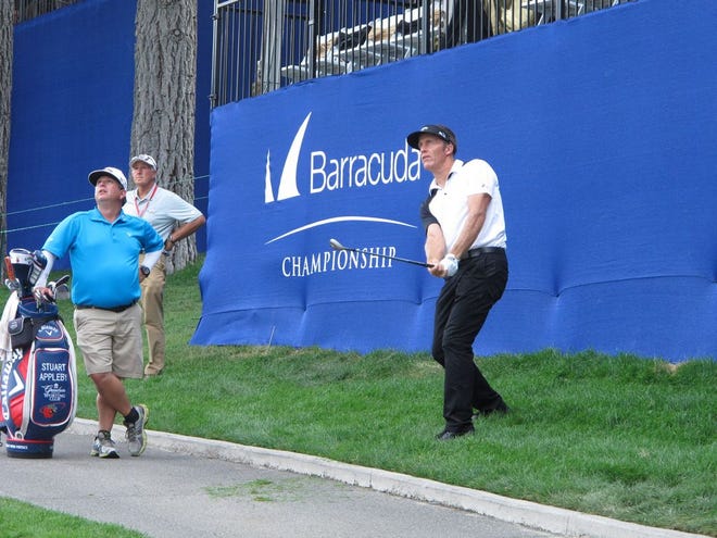 Stuart Appleby watches his chip to the 18th hole at Montreux Golf & Country Club in Reno during the 2014 Barracuda Championship.