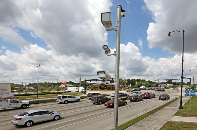 Red light cameras looking north at the intersection of U.S. 27 and Old Polk City Road in Haines City.
