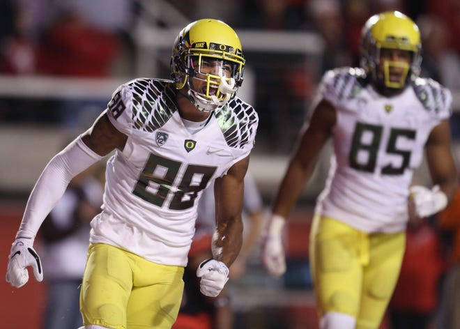 Dwayne Stanford (88), in this file photo, is among Oregon's wide receivers credited with making key blocks against Stanford.. (Andy Nelson/The Register-Guard)