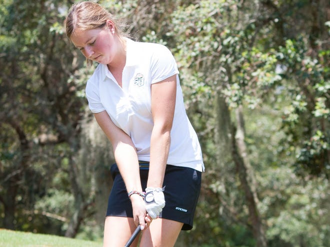Stetson's Giulia Vandenberg finished five shots back in third in South Carolina.