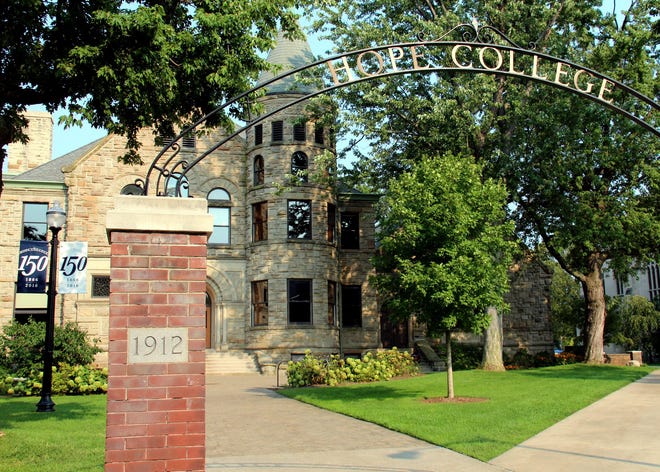 Hope College's campus as seen Monday, Aug. 31, 2015. Amy Biolchini/Sentinel Staff