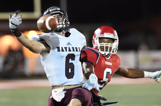 Navarre and Fort Walton Beach played a non-district game Friday. While the Raiders won and improved to 5-0, sports writer Devin Golden states it has no significance in terms of winning championships. Fortunately for football fans, the games that "matter" begin next week.