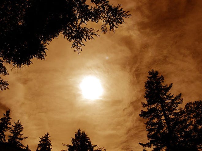 Moonlight filtering through the clouds. HYPERLINK "http://copyrightfreephotos.hq101.com/"CopyrightFreePhotos.HQ101.com

Public domain