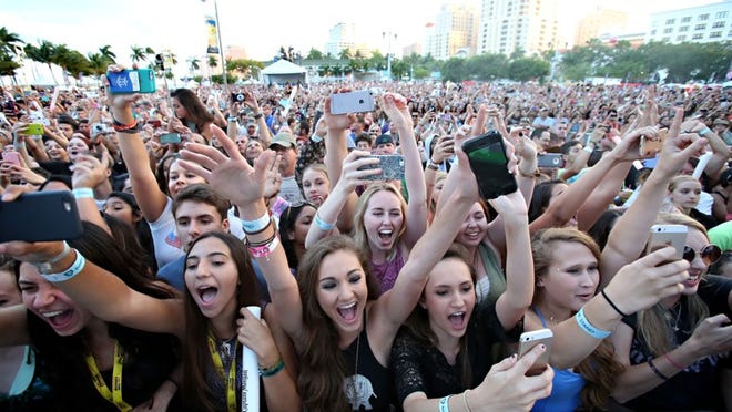 Could this year’s SunFest crowds go crazy for crowns? (Richard Graulich / The Palm Beach Post)