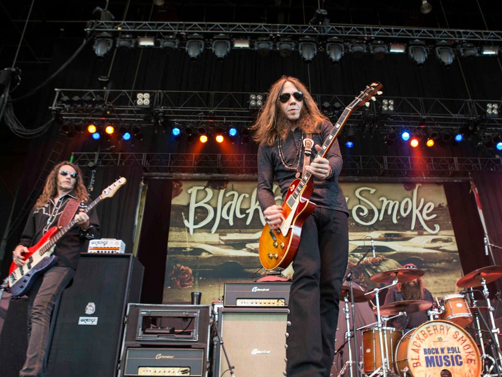 blackberry smoke holding all the roses tshirt