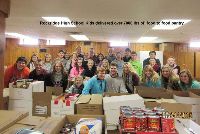 Rockridge students delivering food on Nov. 24.