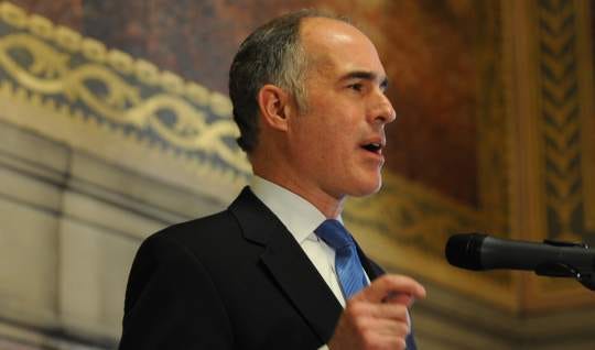 U.S. Sen. Bob Casey, D-Scranton, said Thursday that nearly 40,000 college students in Pennsylvania will benefit from the Perkins Loan program being extended.