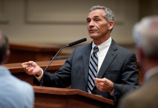 Sen. Del Marsh speaks on the floor of the Senate as the Alabama Legislature begins a special session at the Alabama Statehouse, Tuesday, Sept. 8, 2015, in Montgomery, Ala.