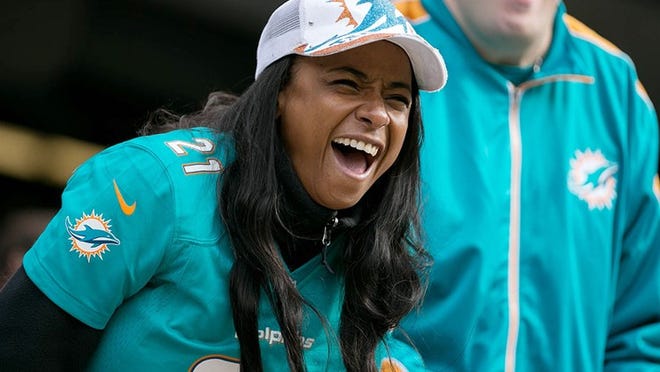 Once again, Miko Grimes, the wife of Dolphins All-Pro defensive back Brent Grimes, took to Twitter to discuss her husband, the Dolphins and the state of NFL journalism. (Allen Eyestone / The Palm Beach Post)