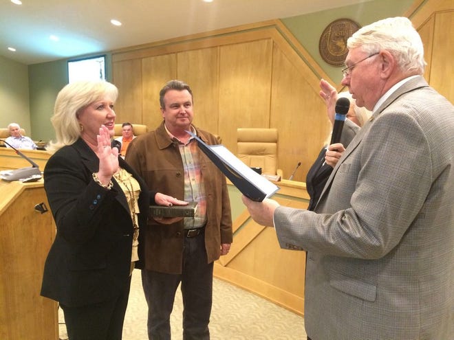 Former Mayor Sarah "Sam" Seevers was sworn in as Destin's interim mayor during the city's Jan. 19 city council meeting. Seevers will serve as mayor until after the March 15 election. The seat was vacated by Mel Ponder who resigned to run for a seat in the House of Representatives.