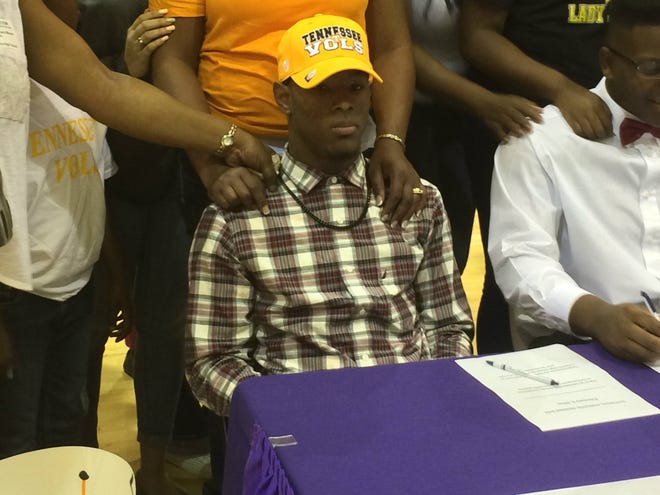 Columbia wide receiver Latrell Williams announces his football commitment to Tennessee
