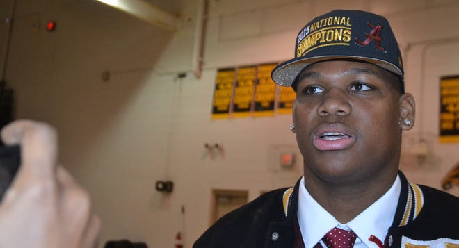 Quinnen Williams, a 6-foot-4, 265-pound defensive tackle from Birmingham’s Wenonah High School, signed to continue is football career at the University of Alabama. Rivals.com rates him a four-star recruit and he is ranked as the No. 11 defensive tackle in the country.