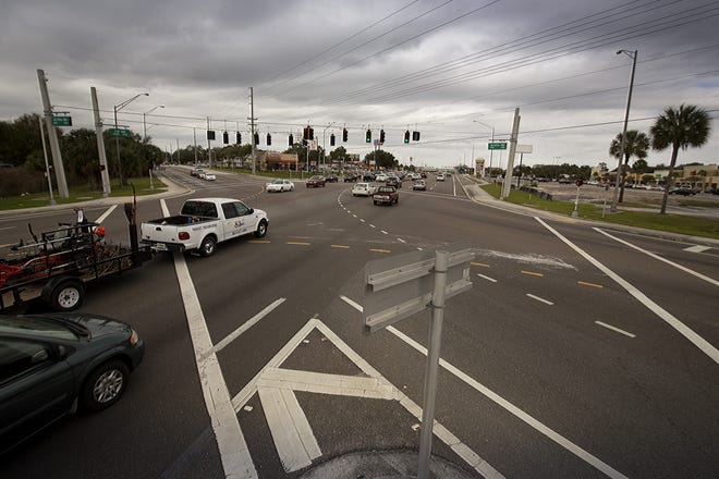 2015's most dangerous intersection is in Lakeland at the intersection of Griffin Road and U.S. 98 N. with 79 crashes. ERNST PETERS/THE LEDGER
