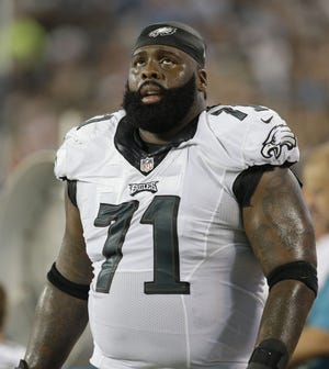 Eagles' tackle Jason Peters (71) still has a few good years left, according to new coach Doug Pederson even though Peters is 34 and battled injuries last season.