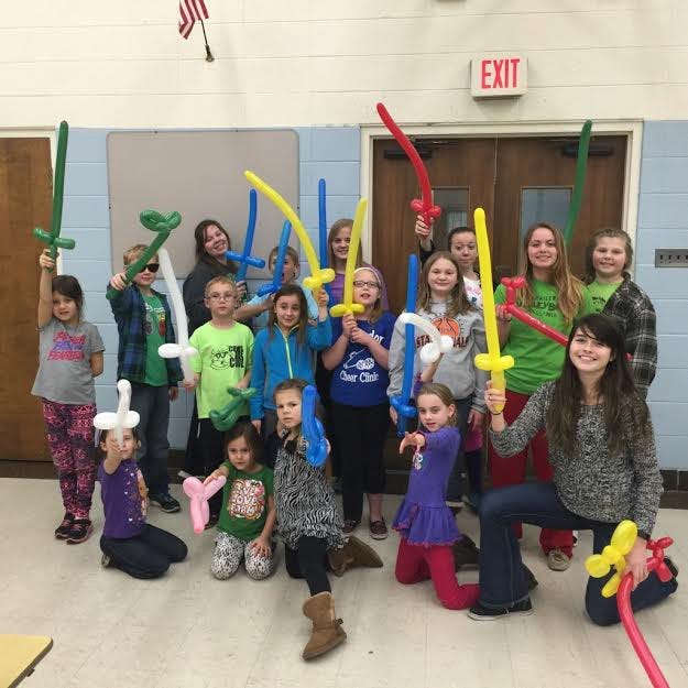 Middletown 4Hers and Cloverbuds make balloon swords and marshmallow shooters as a program for their lastest meeting. According to members it was a lot of fun and some parents were even shooting marshmallows. Photo submitted by Mary Jo Janssen