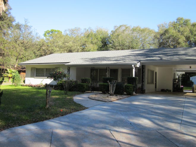 DELAND: This house on Penncrest Court recently sold for $132,000. It was built in 1959 on a one-third-acre corner lot in the Country Club Estates area. The house has 1,336 square feet of living space including two bedrooms and two full bathrooms. It also has a carport, enclosed porch and a garden shed. NEWS-JOURNAL/BOB KOSLOW
