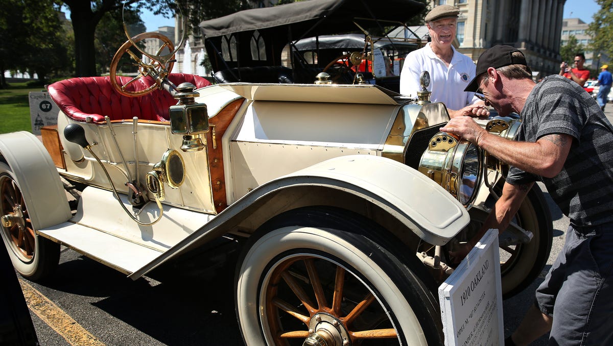 Springfield car show celebrates 75 years of classics Springfield car show celebrates 75 years of classics