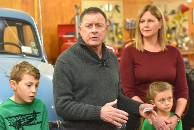 Representative Richard Hanna (R-NY 22nd District) announces his retirement at the end of 2016 with his wife Kim, son Emerson, 8, and daughter Grace, 7, by his side, Dec. 21, 2015 in Barneveld, N.Y.