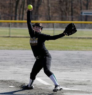 Abington's Tori Young pitches during a scrimmage Tuesday, March 29, 2016.