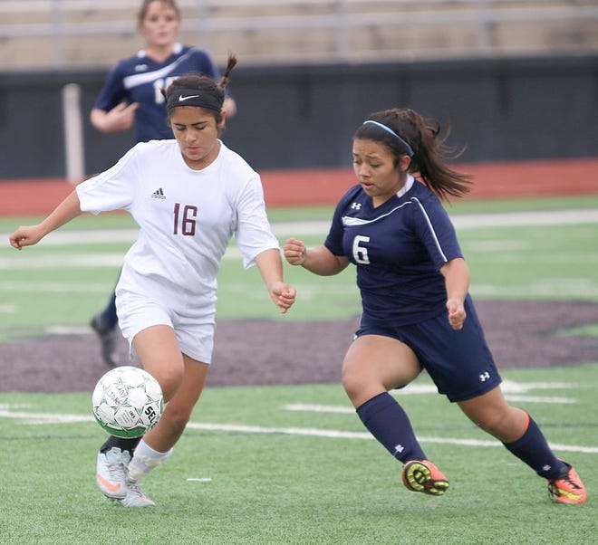 Maddy Garza (16) will attempt to oust Borger from the postseason for the second year in a row and advance to the regional quarterfinals at 7 p.m. Friday in Wichita Falls.