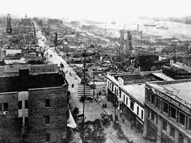 An aerial view of Forsyth Street shows some of the damage in Jacksonville after the Great Fire of 1901.