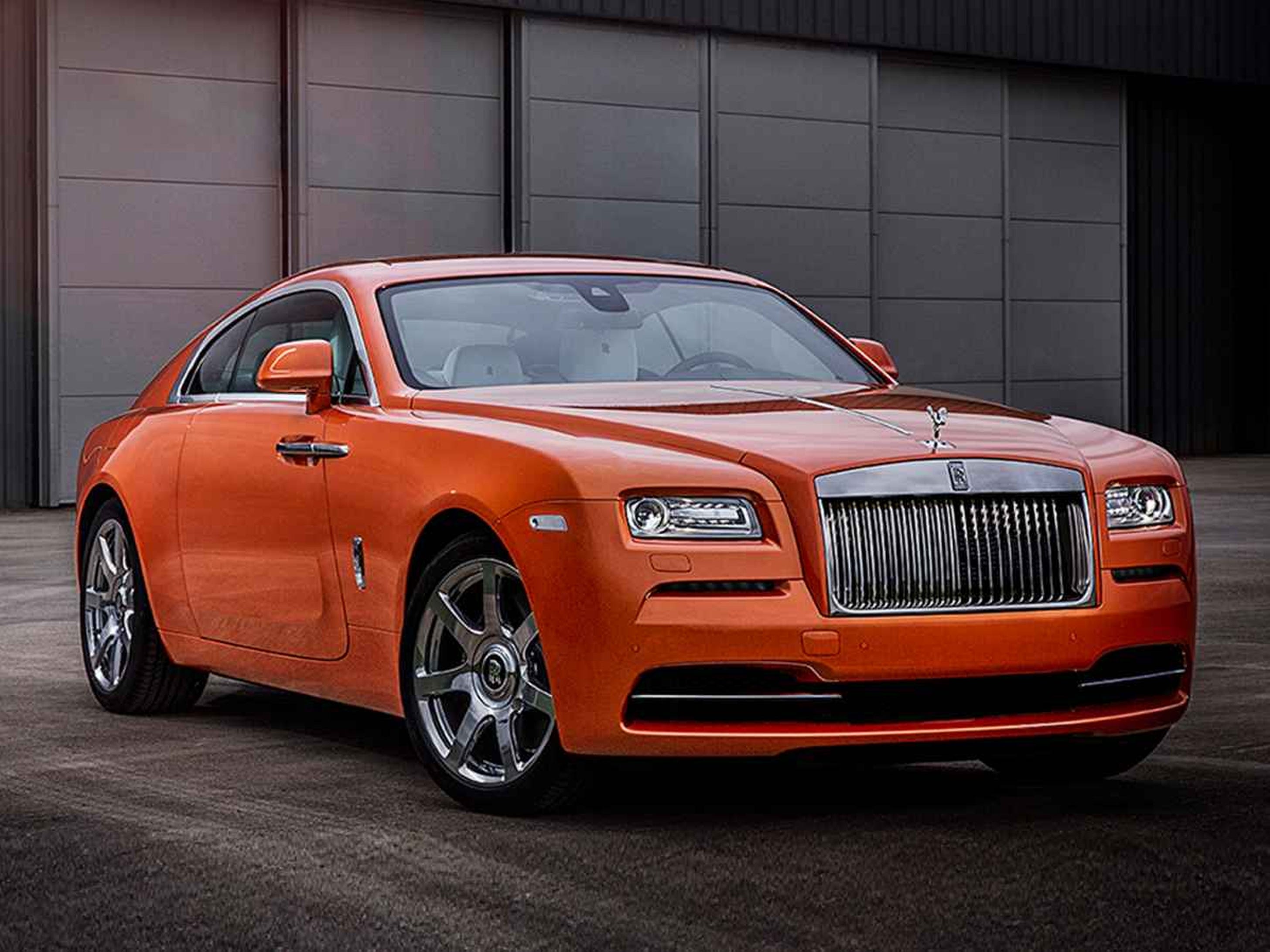 Роллс ройс драйв. Rolls Royce Wraith Orange. Rolls Royce Wraith Фантом. Rolls Royce Wraith расцветки. Ройс врайт оранжевый.