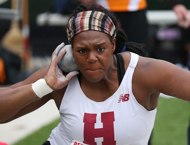 Harvard University's Nikki Okwelogu throws during a women's college shot putt event at the Penn Relays athletics event in Philadelphia, Thursday, April 28, 2016. Okwelogu won the event. (David Maialetti/The Philadelphia Inquirer via AP) PHIX OUT; TV OUT; MAGS OUT; NEWARK OUT; MANDATORY CREDIT