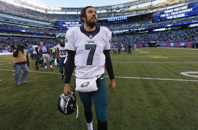 Eagles quarterback Sam Bradford really doesn't have much other choice at the moment but to return to the team after staging a walkout and demanding a trade.