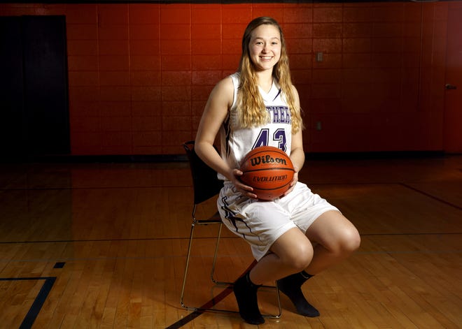Abby Brockmeyer averaged an area-best 21.2 points and 12.8 rebounds per game this season for Litchfield. TED SCHURTER/THE STATE JOURNAL-REGISTER