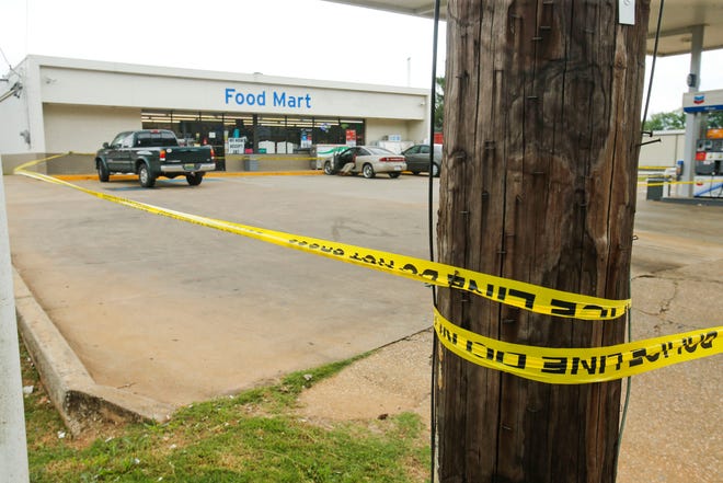 An armed robbery suspect exchanged fire with an off duty Hale County Sheriff's Deputy after a robbery at the Chevron Food Mart on Highway 69 at County Line Road. Moundville Police, Alabama State Troopers, Hale County Sheriff's Department and Tuscaloosa County Sheriff's Department staged a manhunt for the suspect.