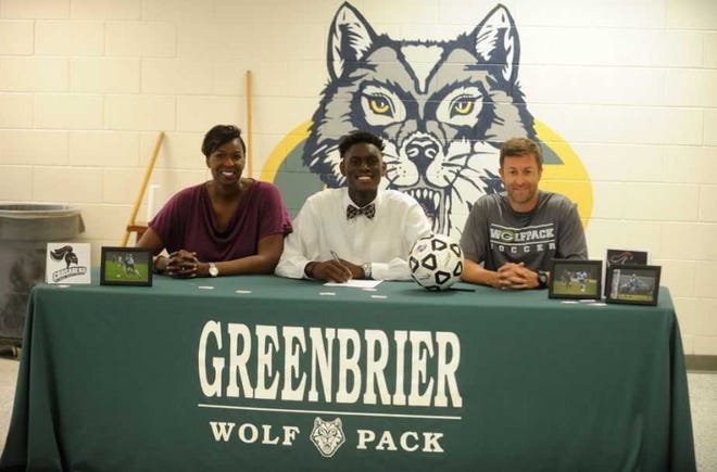 Greenbrier's Mekhi Honore signs to play soccer for Belmont Abbey. hcbdsycds