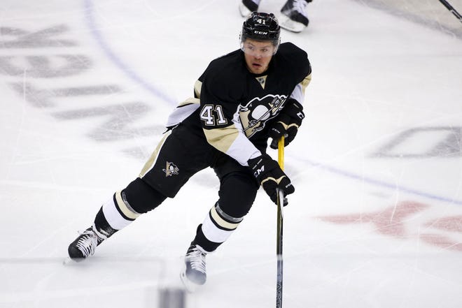 Daniel Sprong (41) skates in a game against the Capitals in Pittsburgh on Dec. 14, 2015.