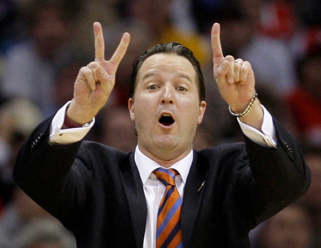FILE - In this March 18, 2011, file photo, Texas-San Antonio coach Brooks Thompson signals a play in the first half of an East regional NCAA college basketball tournament second round game against Ohio State in Cleveland. Brooks Thompson, a first-round NBA draft pick and former Texas-San Antonio men's basketball coach, has died. A UTSA statement announced Thompson died Thursday, June 9, 2016. He was 45. Sports information spokesman Jordan Korphage said Friday that Thompson died in San Antonio. Korphage says Thompson had been ill in recent months. No cause of death was immediately released. (AP Photo/File)