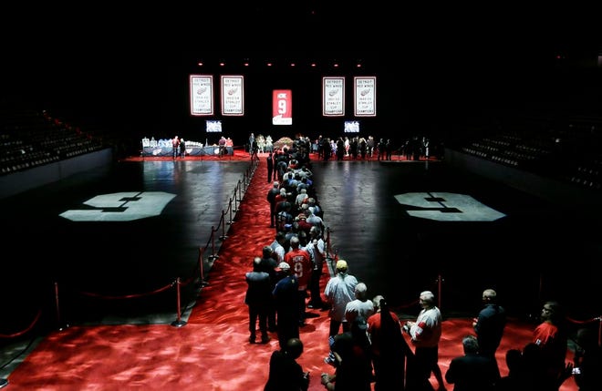 Fans line up to pay their respects to Gordie Howe, the man known as Mr. Hockey, at Joe Louis Arena, the home of the Detroit Red Wings, his team for much of his NHL Hall of Fame career, Tuesday, June 14, 2016, in Detroit.