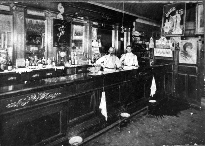 The name of this pre-Prohibition era saloon isn't known, but it was located on the northwest corner of Front and Walnut streets. Photo courtesy the Robert M. Fales Collection