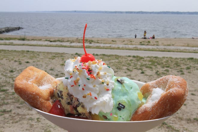 The Iggy's Doughboy Sundae and Oakland Beach view offer nostalgic summer fun in Warwick. 

The Providence Journal/Bob Thayer