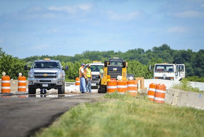 ANDY ABEYTA/JOURNAL STAR Construction on number of state roads could be halted July 1 if a state budget, even a temporary one, isn't approved by the end of the month.