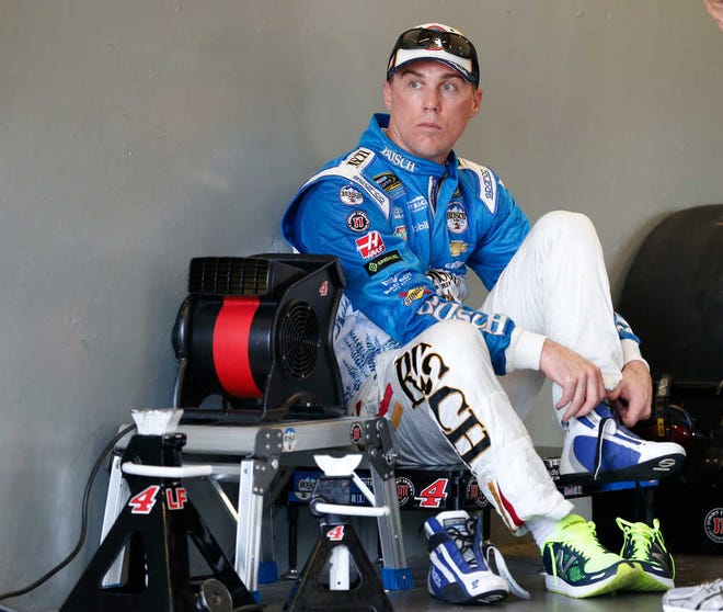 Kevin Harvick will start from the pole position for Saturday's NASCAR Sprint Cup race in Sparta, Kentucky.