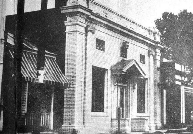 The main office of Citizens Bank on Main St. in Plaquemine in the 1920s
