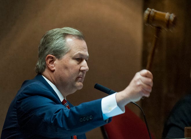 Fomer Speaker of the House Mike Hubbard gavels in a special session at the Alabama Statehouse. (Mickey Welsh/The Montgomery Advertiser via AP)