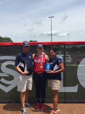 United's Claire Oetting with her coaches from the Quad City Lady Hitman.